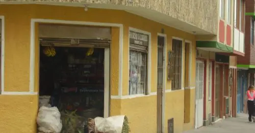 TIENDA DE BARRIO CARRERA 31 CON 49 TIENDA DE BARRIO CARRERA 31 CON 49